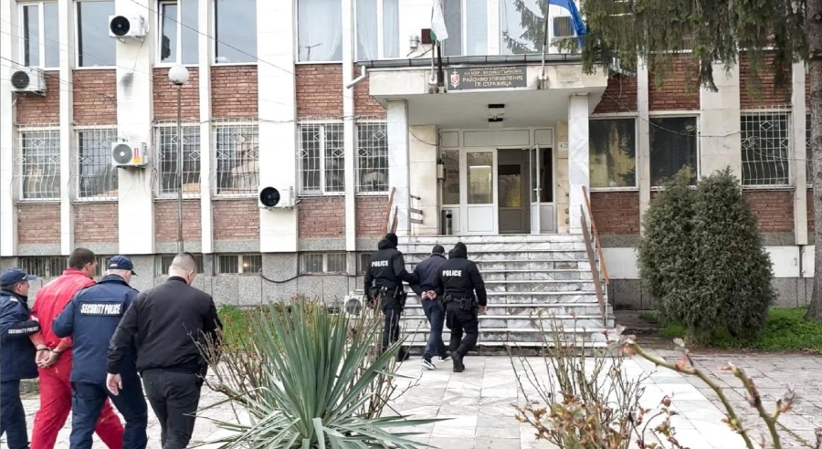 Трима души са задържани в Стражица, в района тече акция срещу купуването на гласове