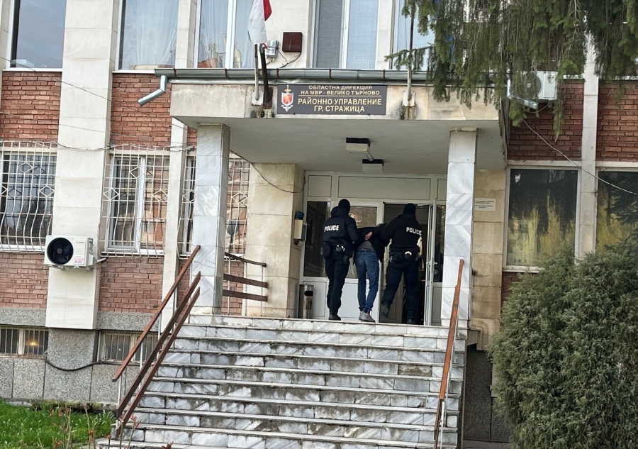 Откриха списък с имена и немалка сума пари в мъж от Сухиндол, задържаха го за 24 часа