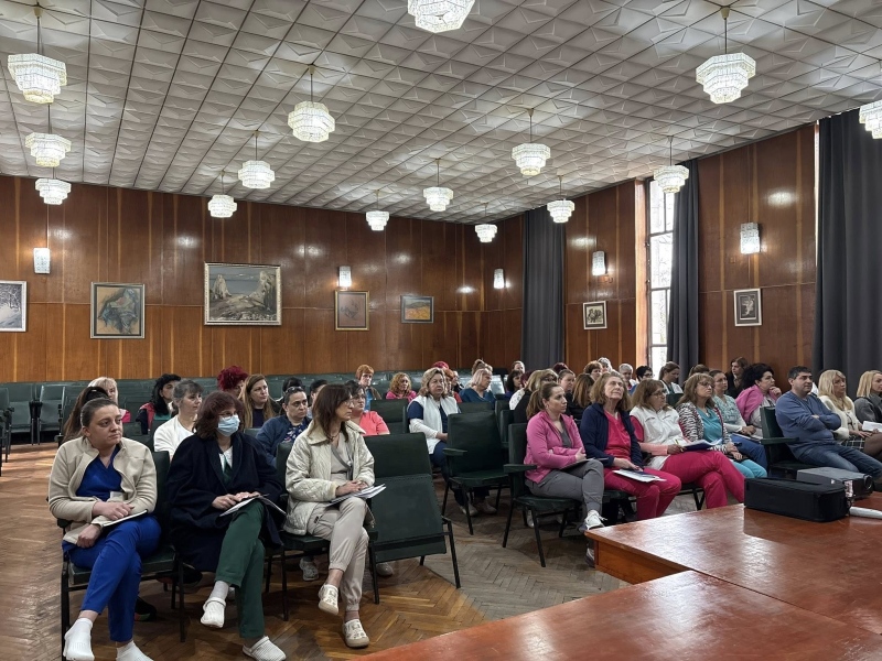 Медицински специалисти преминаха обучение за организация на работата със „зелени“ системи в МОБАЛ