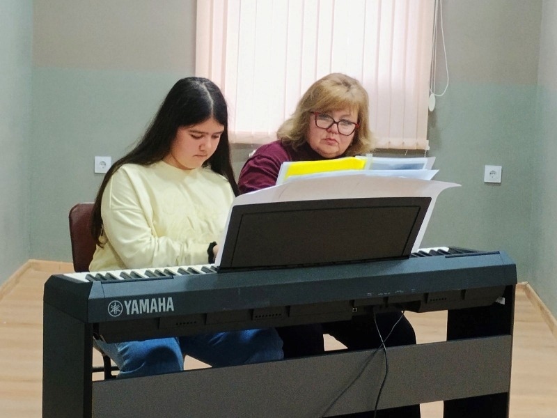 Музика и театър се срещнаха в годишния концерт на група „Камерна музика – пиано“ в Елена
