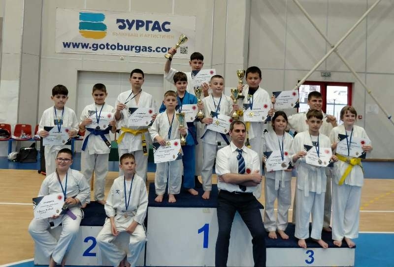 Състезатели по кудо спечелиха поредица от отличия от шампионата за Купа „Бургас“