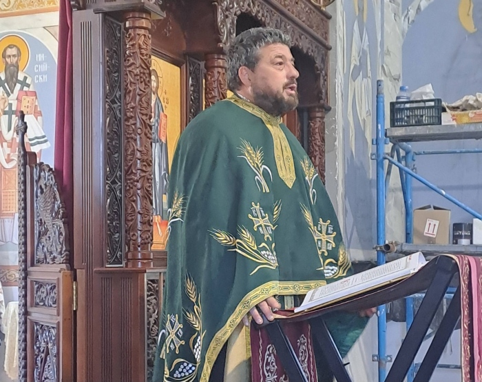 Отец Петър Иванов: Не върбата, а Христос трябва да изнесем от храма