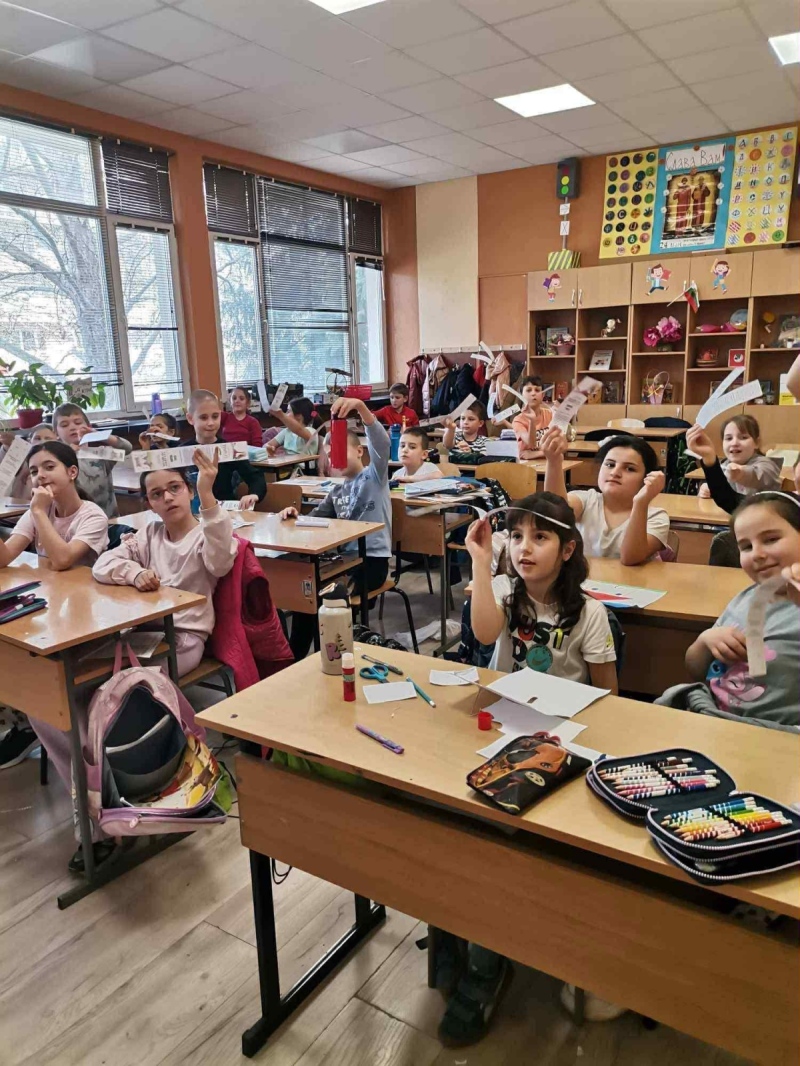 С „Подаръкът на розата“ и „Котаракът в ¾. Приказка за любовта“ се запознаха децата от четири великотърновски училища