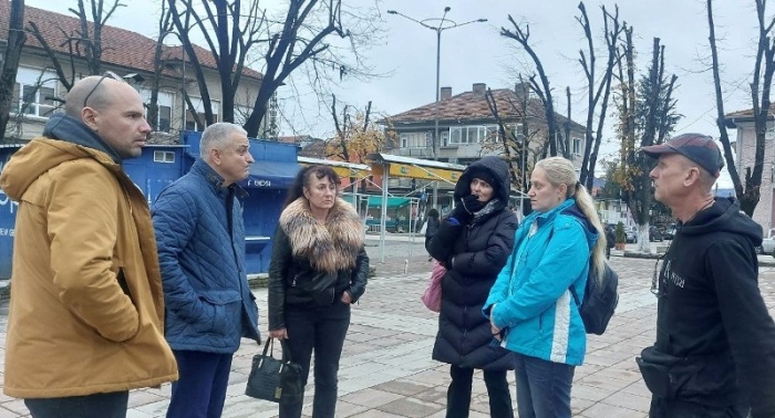„Възраждане“ застана зад 3000 жители на Дебелец срещу разширението на птицеферма и потенциални екологични проблеми