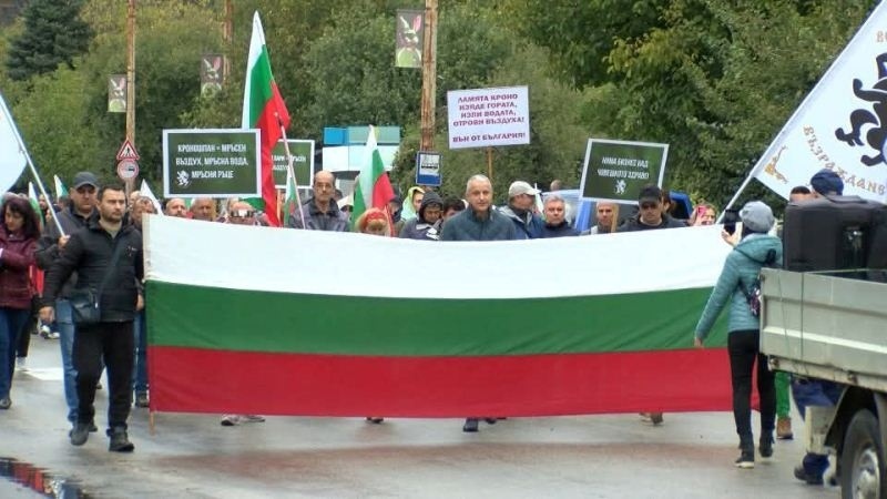 „Възраждане“ единствена организира ефективен граждански протест срещу големия замърсител „Кроношпан“