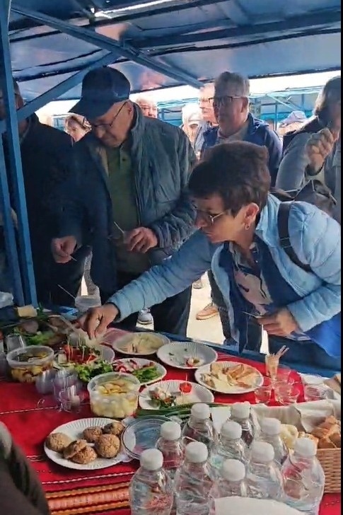 Фермерският пазар във Велико Търново посрещна първите си чуждестранни гости