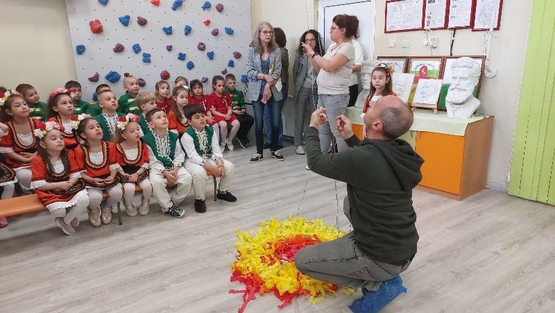В ДГ „Пролет“ запалиха Огъня на свободата за 150 г. от Априлското въстание