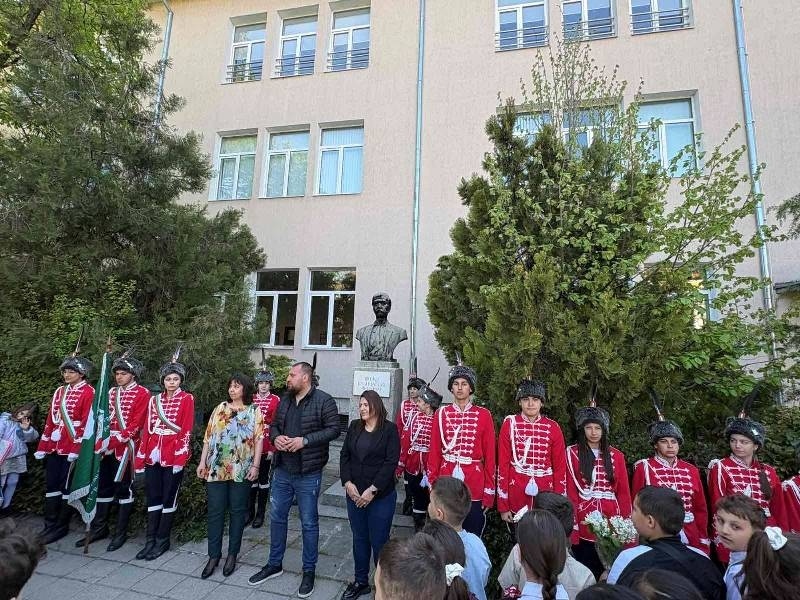 В СУ „Вичо Грънчаров“ се докоснаха до драматичните събития от април 1876 г.