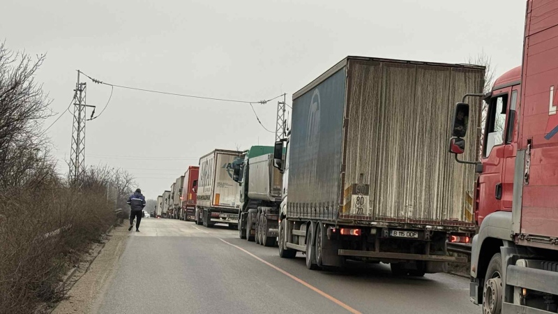 Четири са автомобилите, участвали в катастрофата край Самоводене