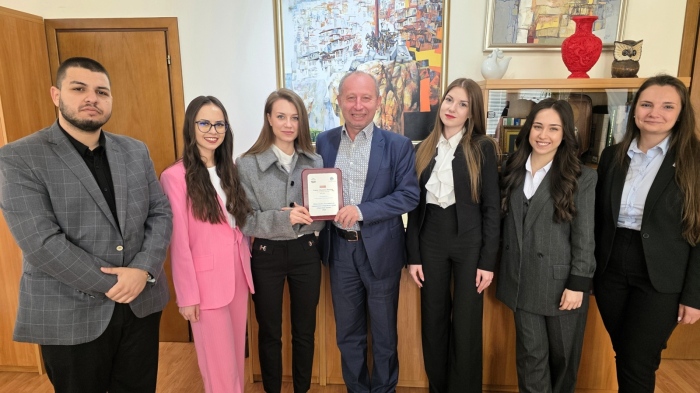 Студенти от ВТУ завоюваха отличия в национални състезания по право