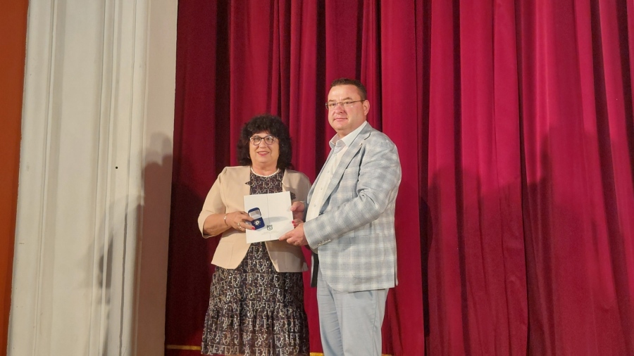 Община Свищов връчи ежегодните награди за образование и култура