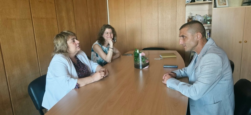 Планират частичен ремонт в сградата на Областна администрация, който да спре течове по покрива