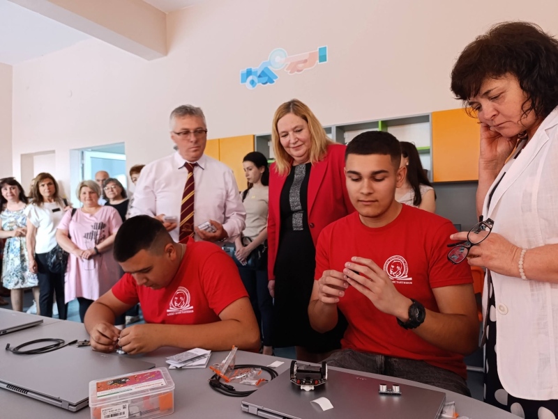 STEM център откриха тържествено в СПГ \