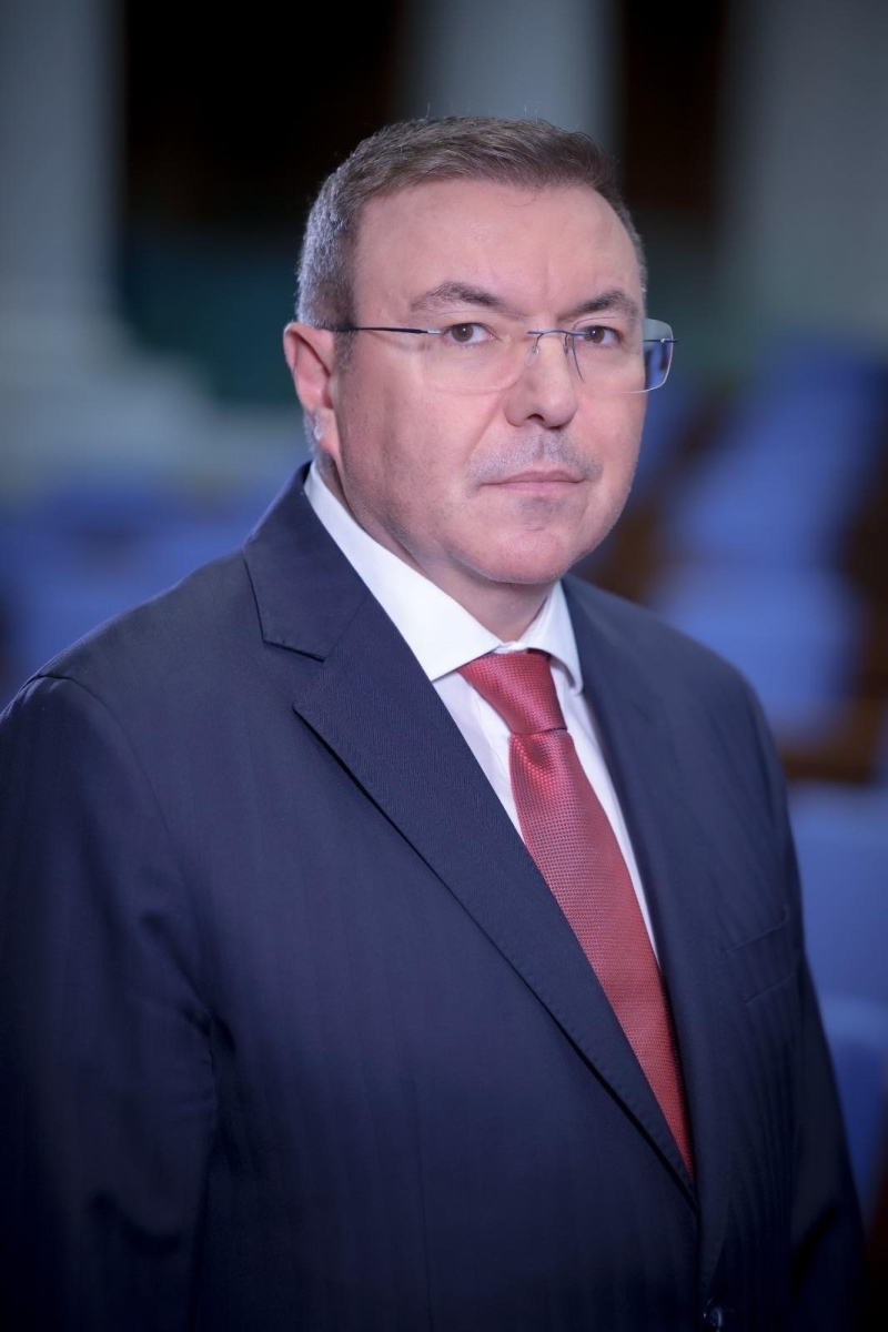 Проф. Костадин Ангелов сезира премиера Румен Радев за жалбите на великотърновци от „Кроношпан“