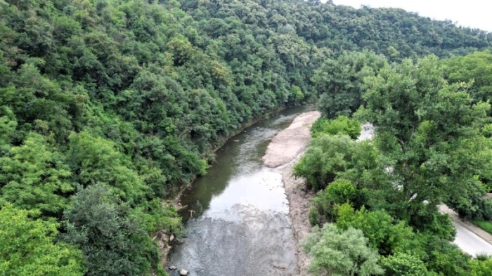 Река Янтра в района на улиците „Крайбрежна“ и „Григорий Цамблак“ е почистена