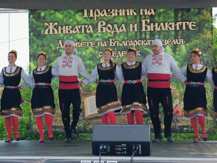 На първи по рода си Празник на живата вода и билките беше домакин село Леденик
