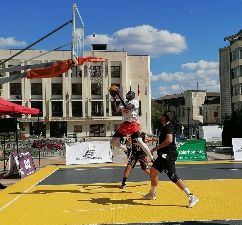 BESS CUP 3x3 отново превръща центъра на Горна Оряховица в арена на уличния баскетбол