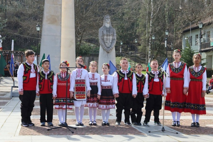 Децата на Елена ще имат нова, модерна музикална стая