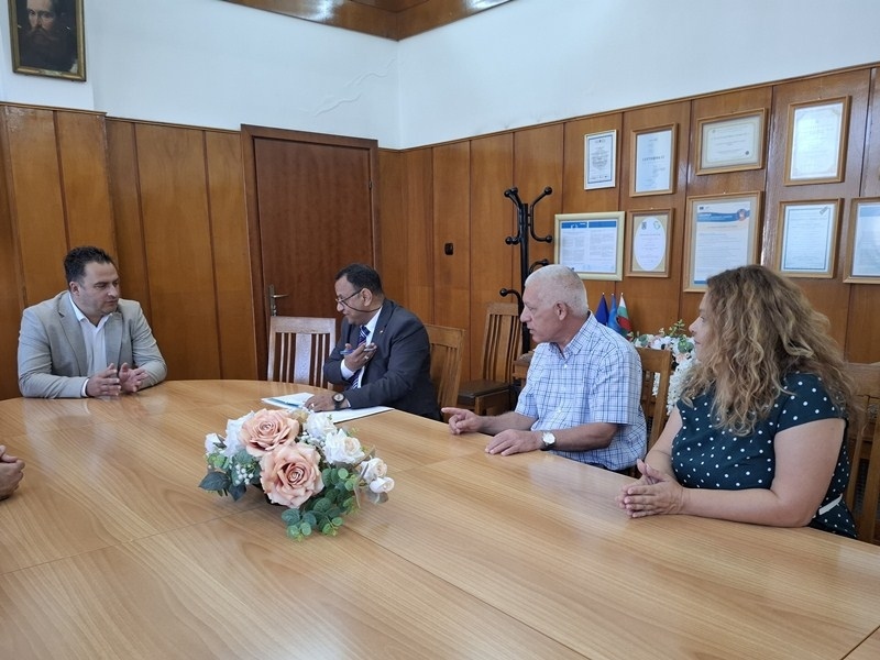 Свищовската академия разширява международното си сътрудничество – подписа споразумение с Университета в Мансура, Египет